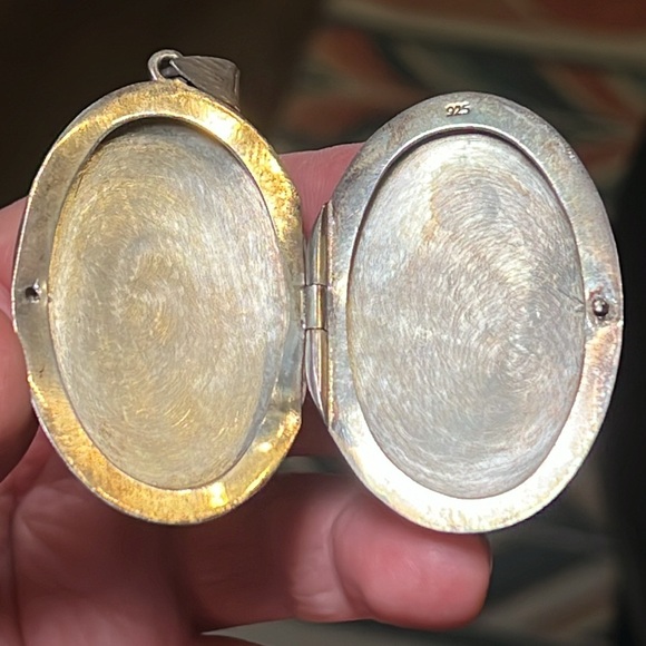 Vintage large etched sterling silver 925 oval locket necklace pendant - Picture 5 of 7